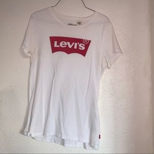 Levi’s tee